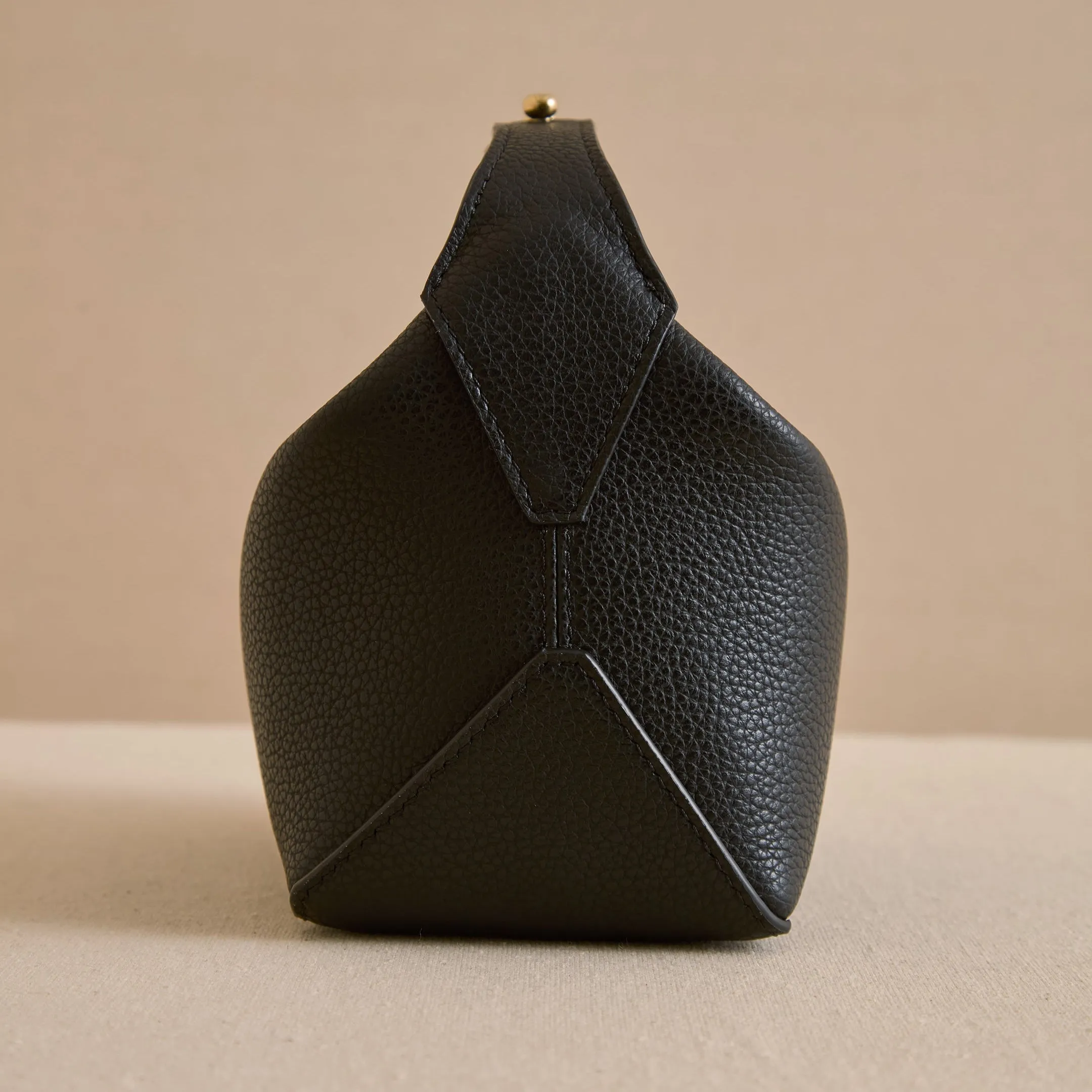 Mason 17 in Black