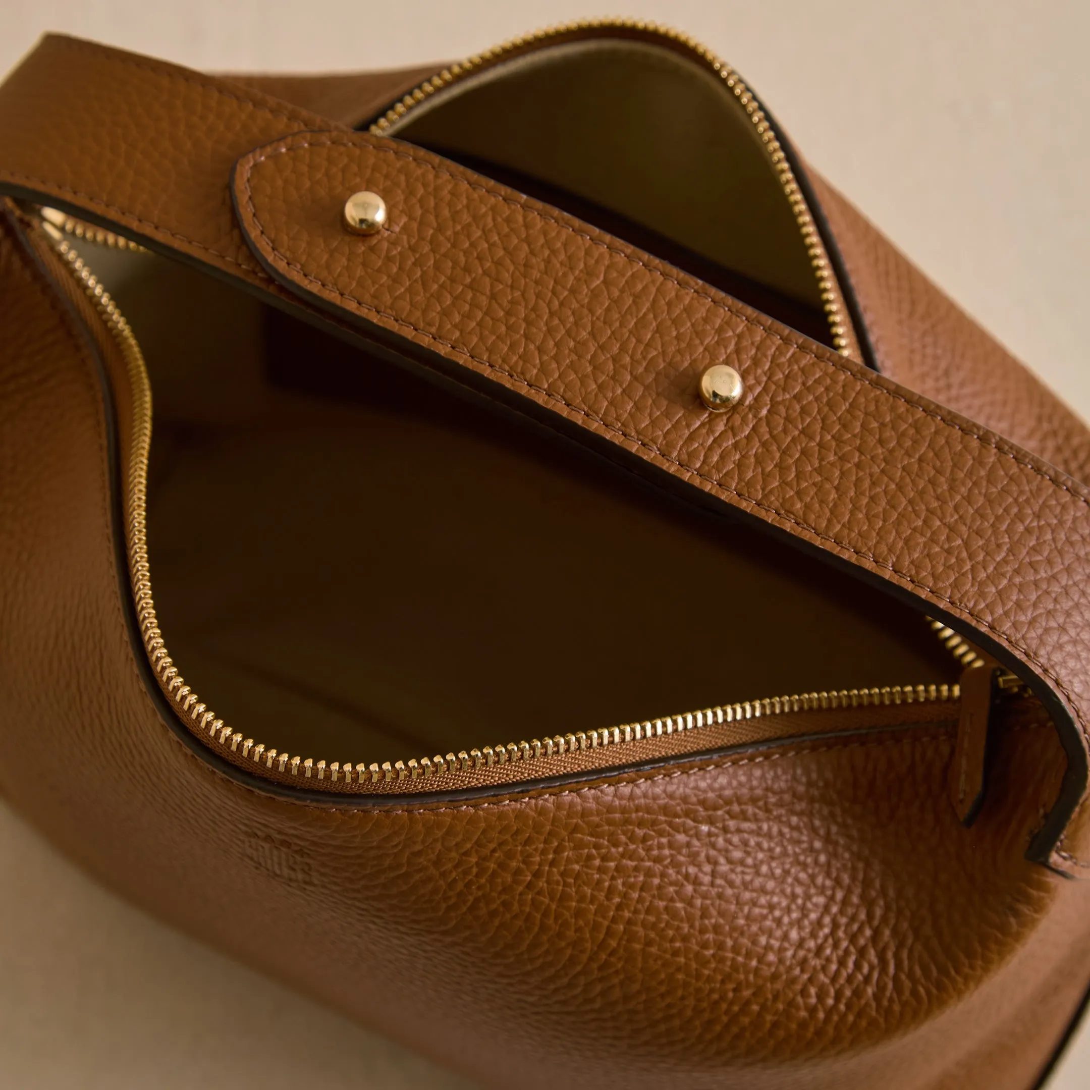 Mason 24 in Acorn
